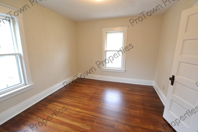 Building Photo - 505 Park Dr