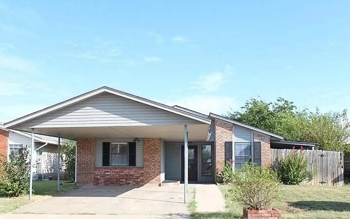 Primary Photo - 3811 SW Hickory Ln