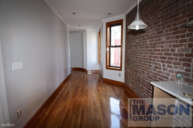 Building Photo - 501 1/2 W 43rd St