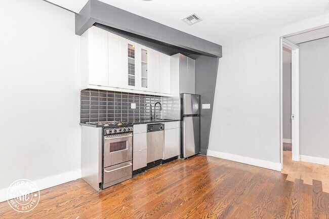 Foto del edificio - 615 Gates Ave