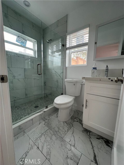 Foto del edificio - 2418 E Adana St