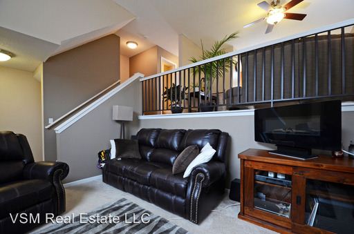 Foto del edificio - 6489 Regency Ln