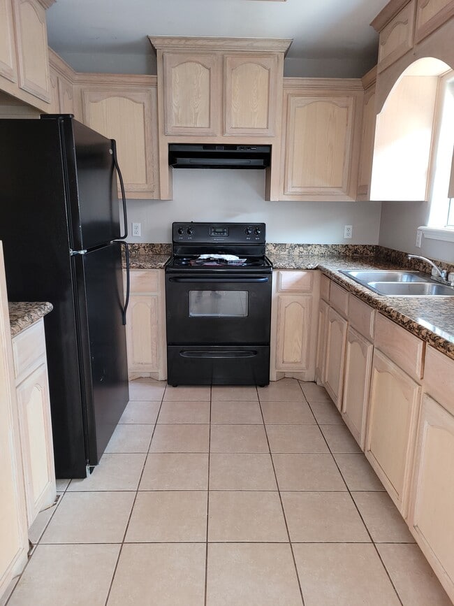 Building Photo - 629 S Dfw Dr