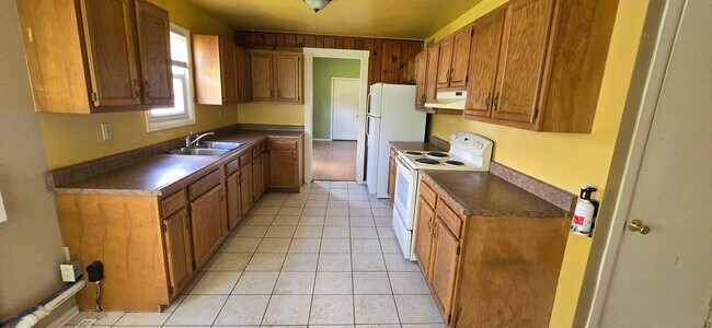 Building Photo - 3 Bed/1 Bath Single Family Home - Marion, IN