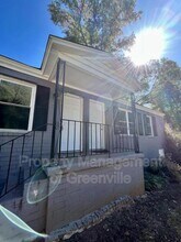 Building Photo - 326 Loop St