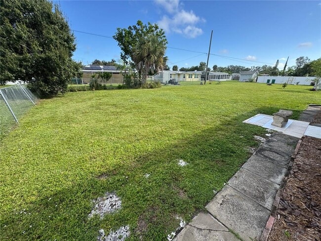 Building Photo - 22236 Montrose Ave