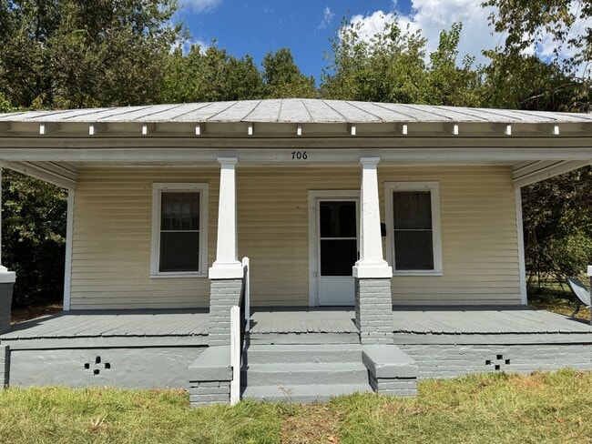 Foto del edificio - 706 Nashville Rd