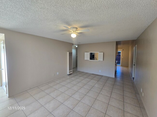 Building Photo - LAXORE130