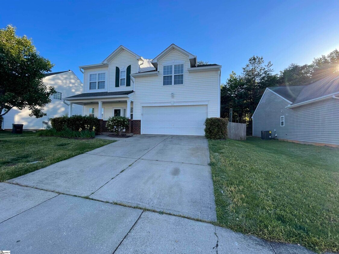 Primary Photo - 203 Stillwater Ct