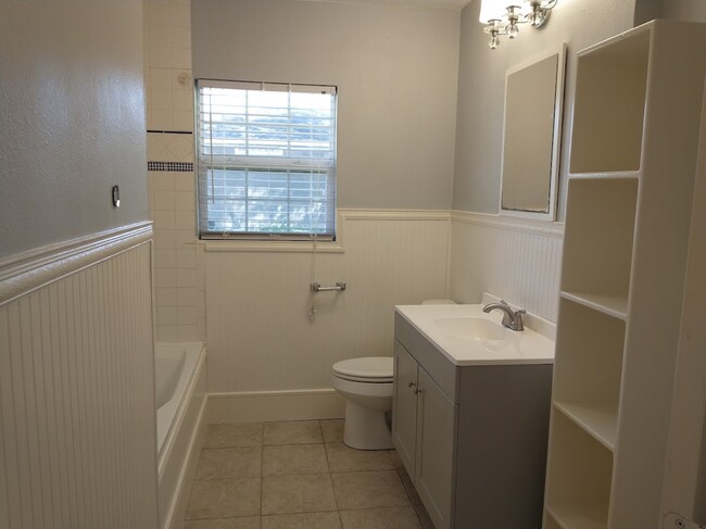 HALL BATH - 355 Quincy St