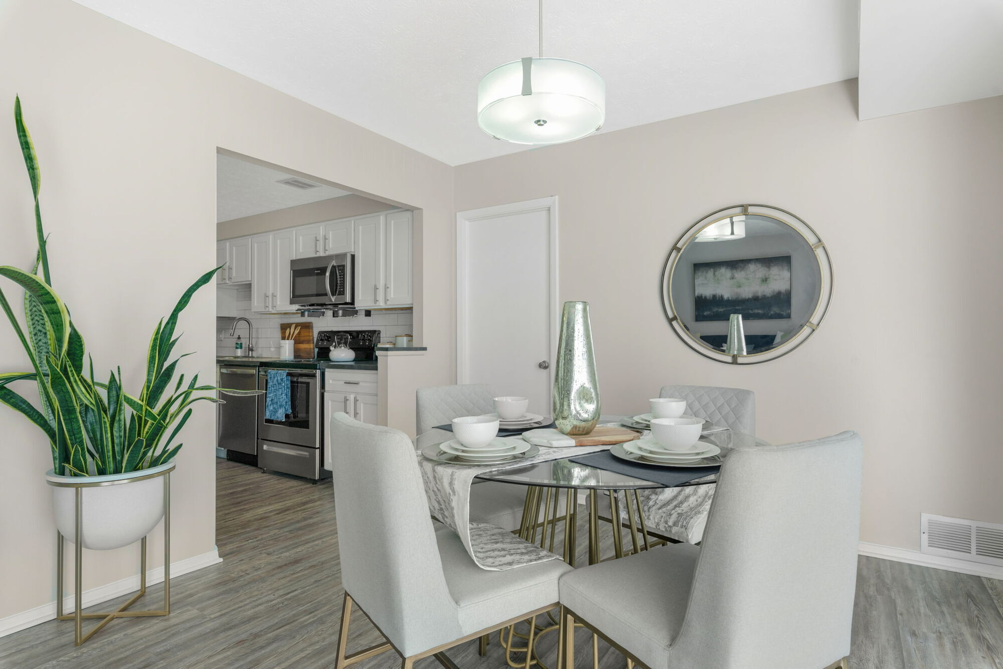 THE VANTAGE APARTMENTS – photo 3
