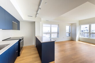 Building Photo - Story of Willett West