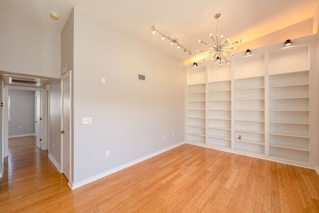 Foto del edificio - Modern 2 bed, 2 bath condo in South Austin