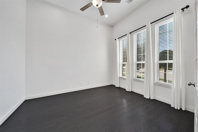 Foto del edificio - 11030 Sarah Bluff Ln