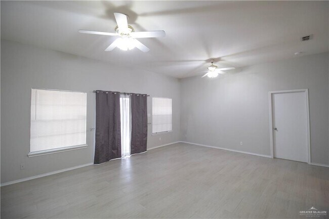 Foto del edificio - 16 E Martin Ave