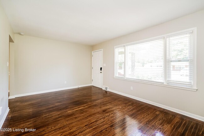 Foto del edificio - 4401 Charlotte Ann Dr