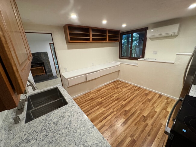 Building Photo - 5730 Merriewood Dr