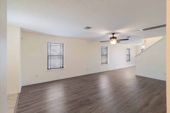 Building Photo - *FIRST MONTH FREE, IF MOVED IN BY 12/31/25*