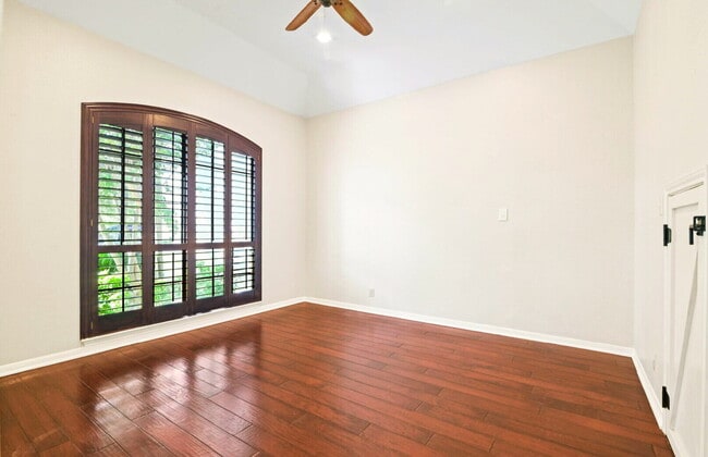 Foto del edificio - Sonterra home with great indoor outdoor living and golf cart access to the club.