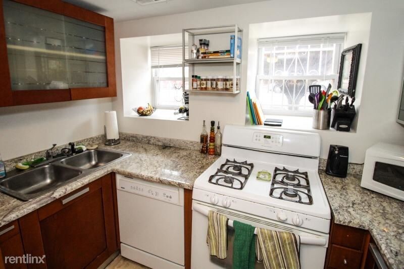 Primary Photo - 3800 N Bell Ave