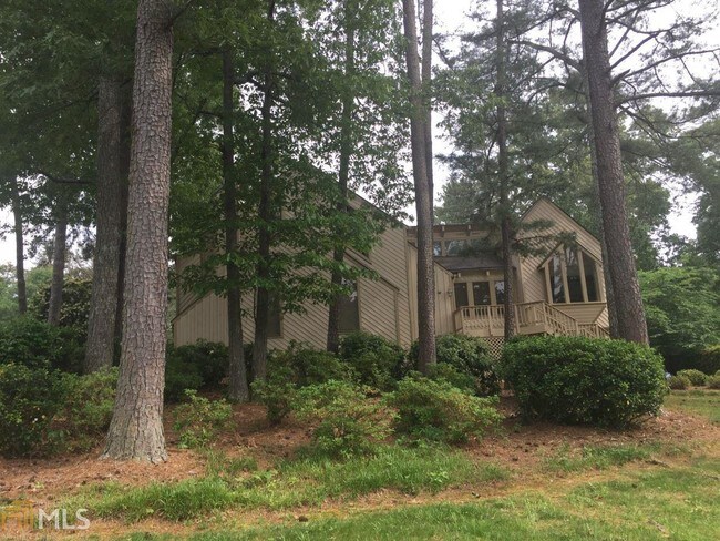 Building Photo - 2762 Whitehurst Dr