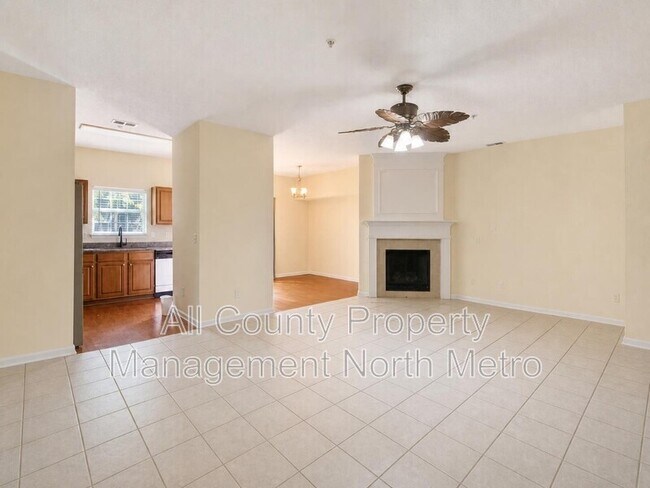 Building Photo - 135 Primrose Dr