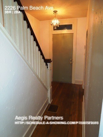 Building Photo - 2226 Palm Beach Ave