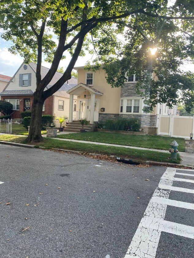 Foto principal - 137-28 220th St