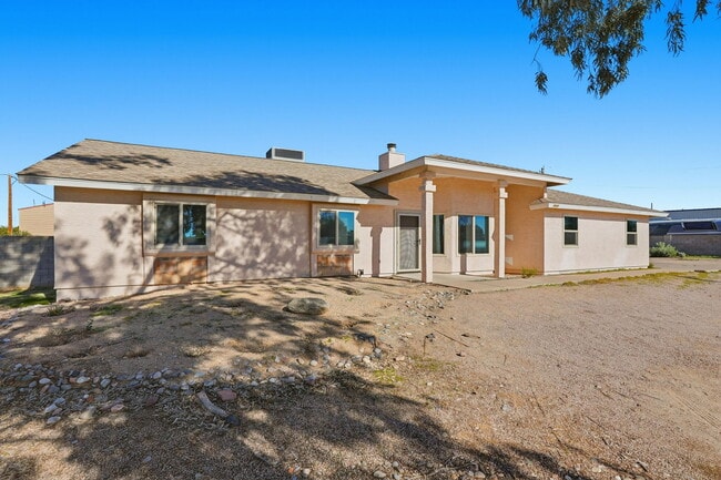 Foto del edificio - 7016 E Menlo St