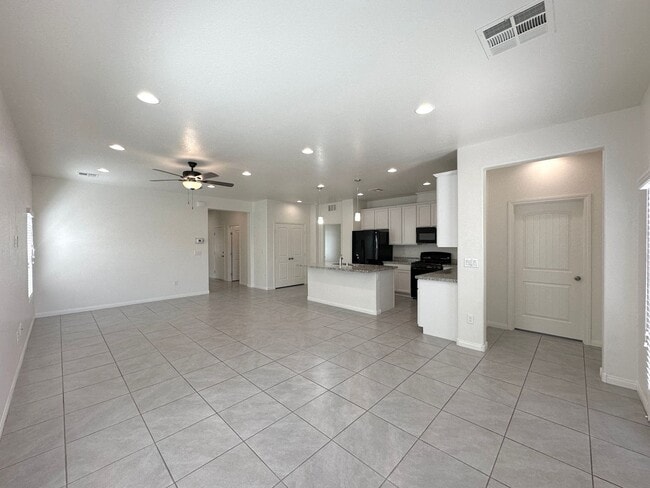 Building Photo - STORYBOOK HOMES - WINDMILL CRE