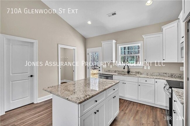 Building Photo - 710A Glenwood St Ext-