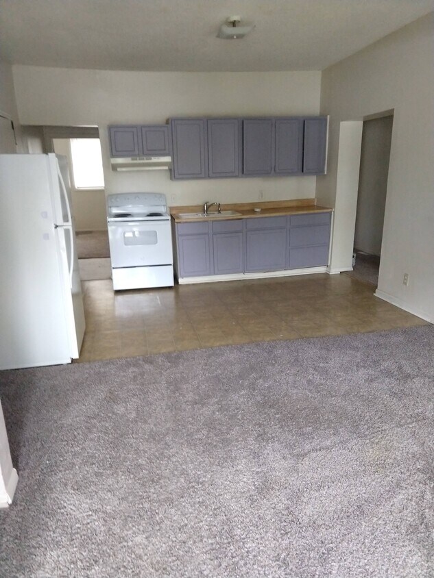 Primary Photo - 460 N Lincoln St