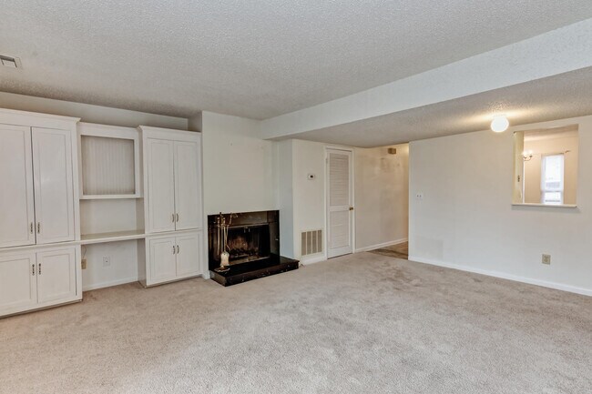 Building Photo - 3771 Heathrow Dr