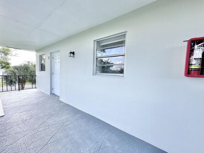 Foto del edificio - 906 Foresteria Dr