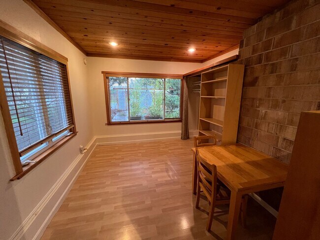 Foto del edificio - 15459 Bonney Ln Blvd