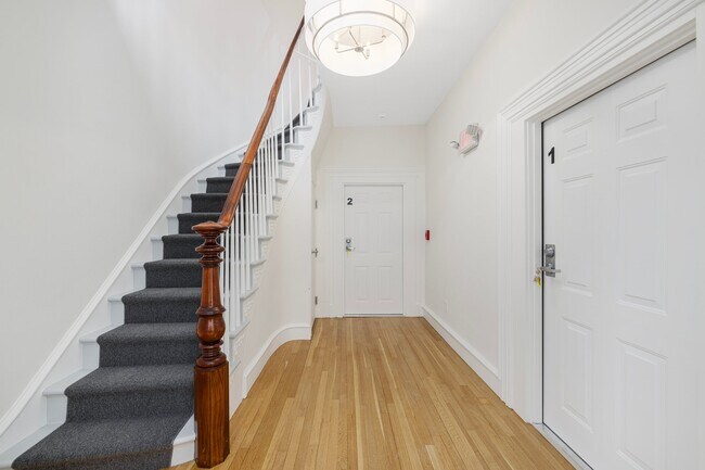 Escalera de acceso a la unidad - 54 Sutton St