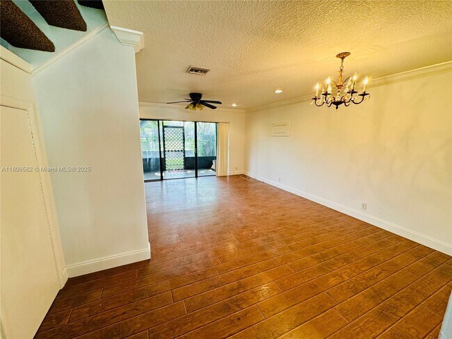 Foto del edificio - 4923 NW 82nd Ave