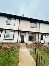 Building Photo - 87 Creek Rd