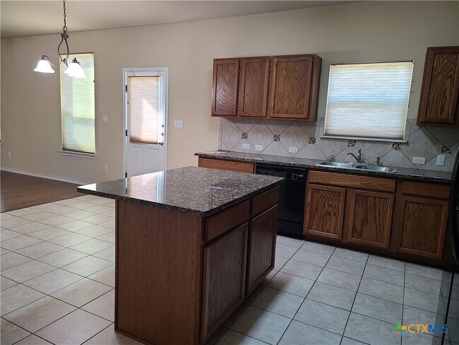 Building Photo - 3311 Rusack Dr