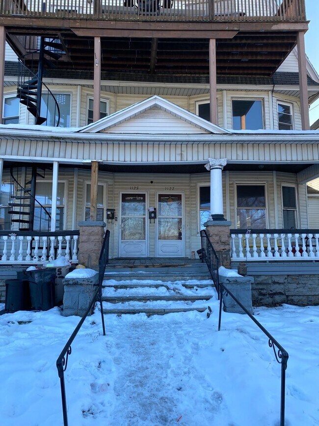 Building Photo - 1127-1127 Pittston Ave