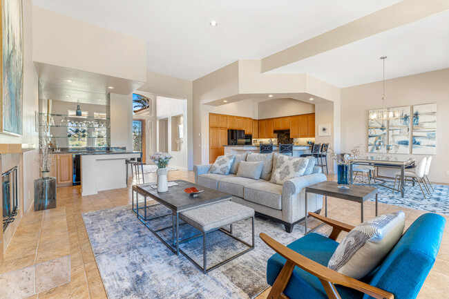 Foto del edificio - 701 Indian Ridge Dr