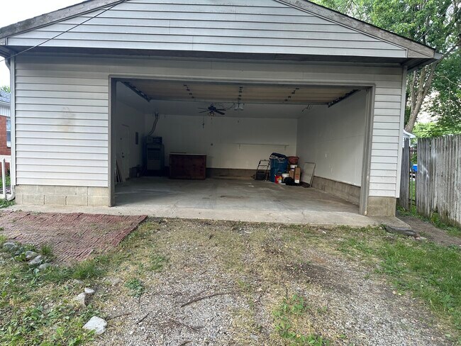 Foto del edificio - 8101 Shibler Dr