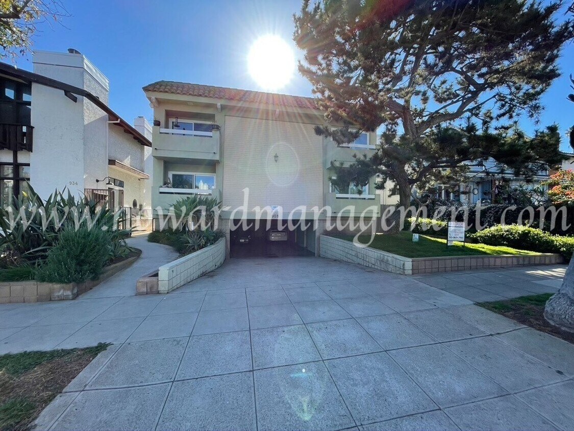 Primary Photo - 928 21st St