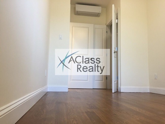 Foto del edificio - 3117 Steinway St