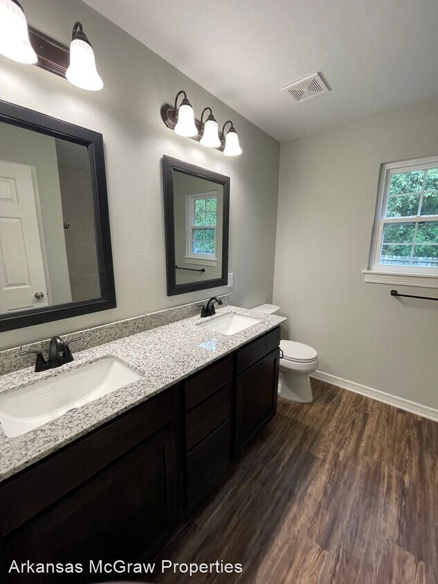 Foto principal - 3 br, 2 bath House - 3127 Riverside