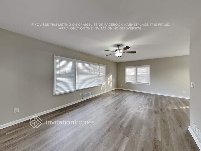 Building Photo - 2264 Headland Dr