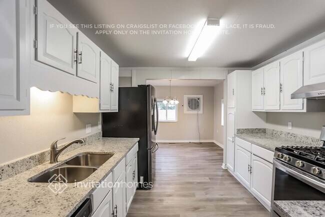Building Photo - 250 Aspen Dr