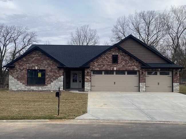 Building Photo - 114 Hampton Dr