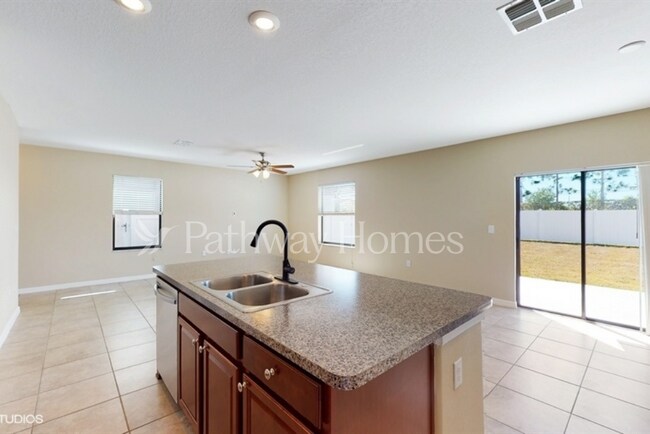 Building Photo - 11137 Hudson Hills Ln