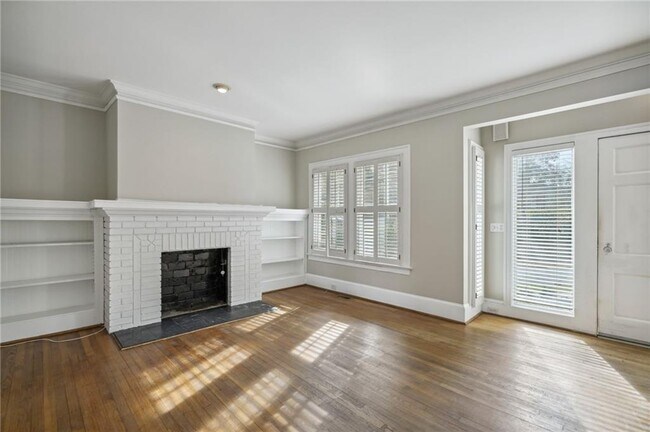 Building Photo - 1072 High Point Dr NE